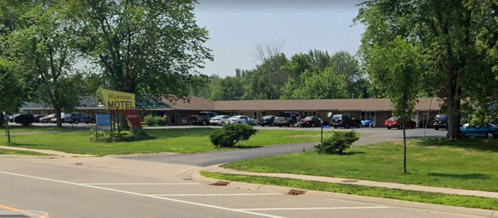 Riviera Motel - Street View (newer photo)